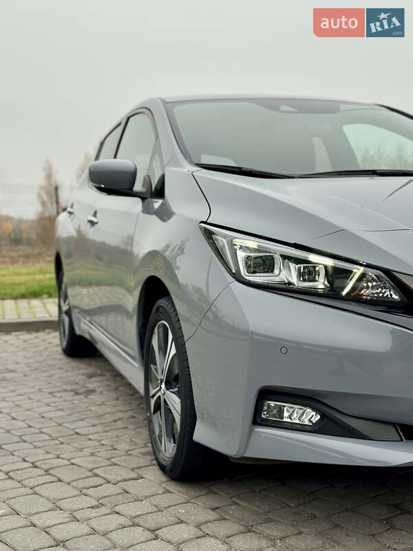 Хэтчбек Nissan Leaf 2022 в Ровно