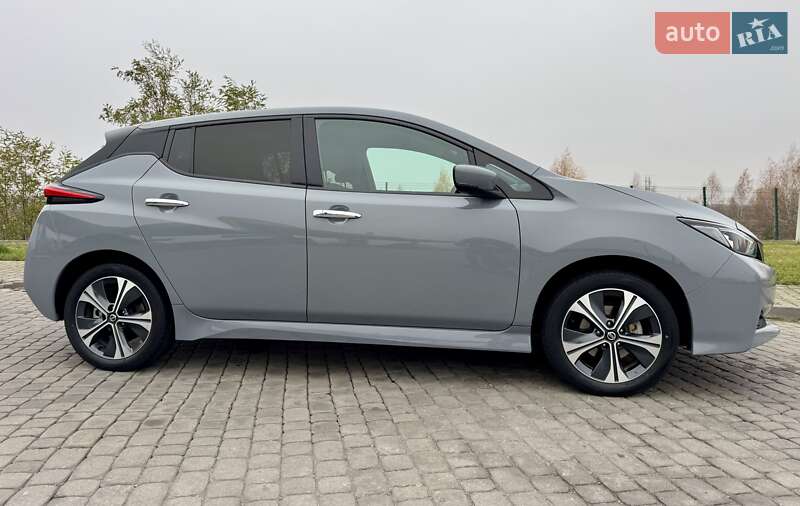 Хэтчбек Nissan Leaf 2022 в Ровно