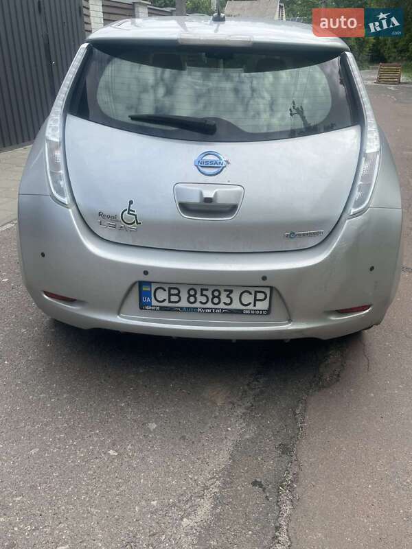 Хэтчбек Nissan Leaf 2014 в Чернигове