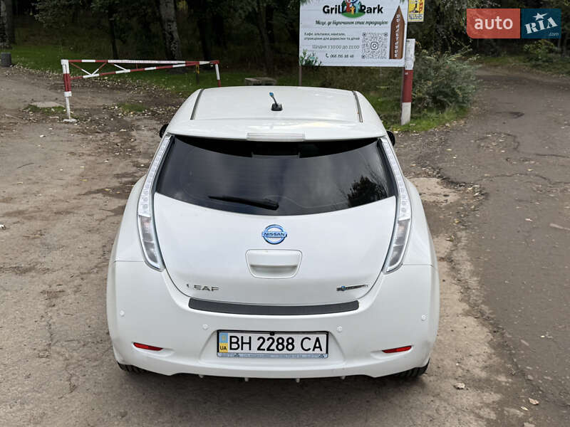 Хэтчбек Nissan Leaf 2013 в Одессе