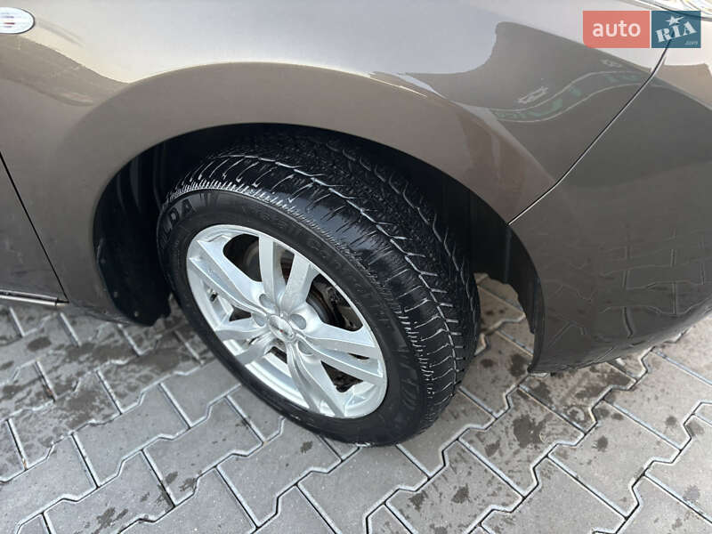 Хетчбек Nissan Leaf 2016 в Володимирі