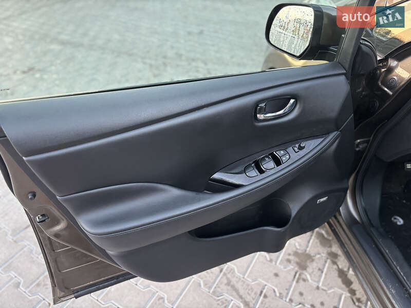 Хетчбек Nissan Leaf 2016 в Володимирі