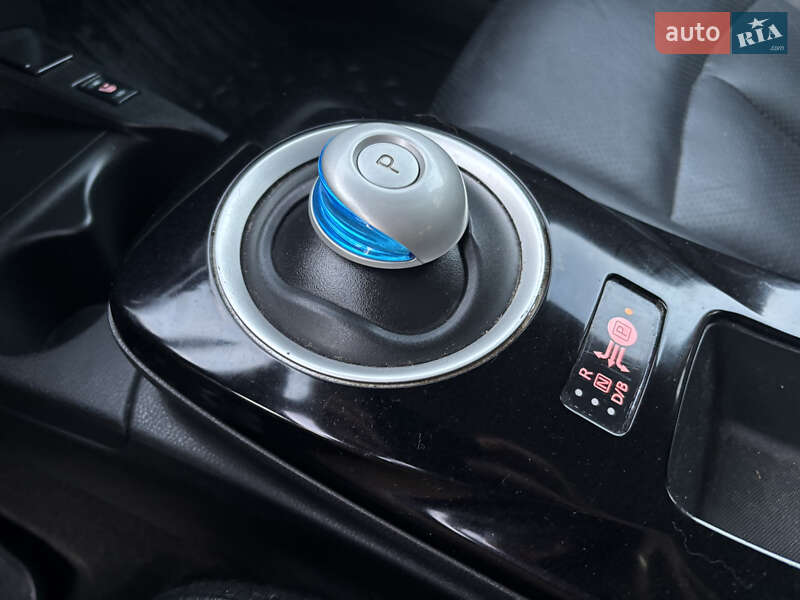 Хетчбек Nissan Leaf 2016 в Володимирі