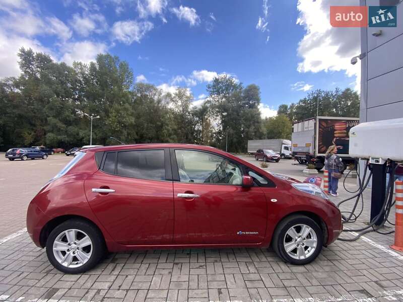Хетчбек Nissan Leaf 2012 в Сумах