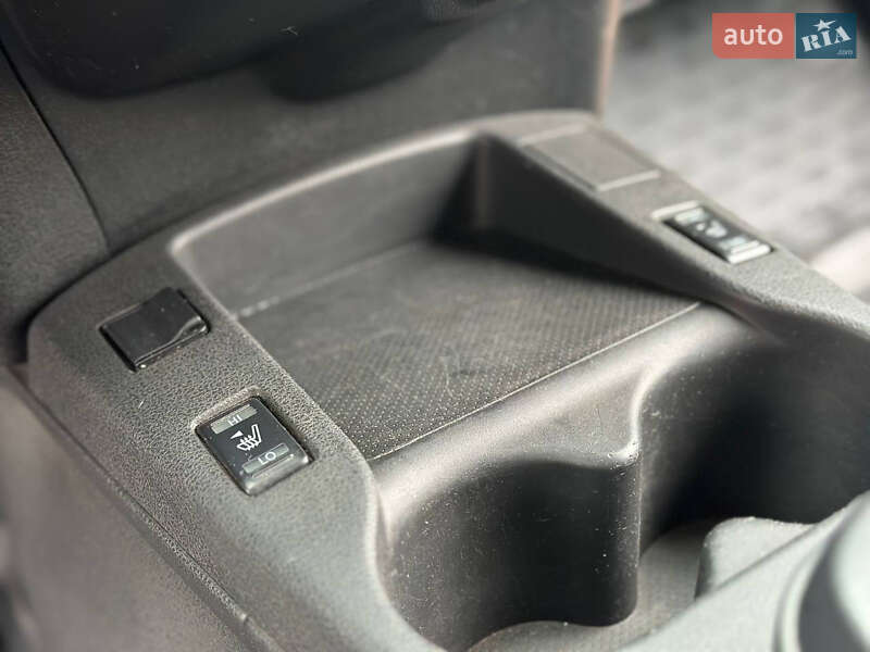 Хэтчбек Nissan Leaf 2014 в Днепре