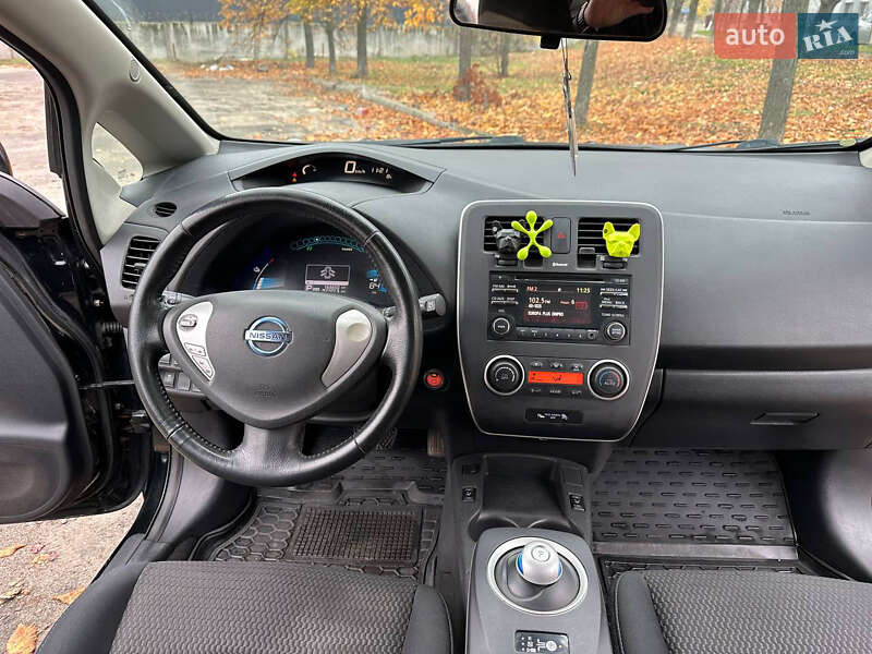 Хэтчбек Nissan Leaf 2014 в Днепре
