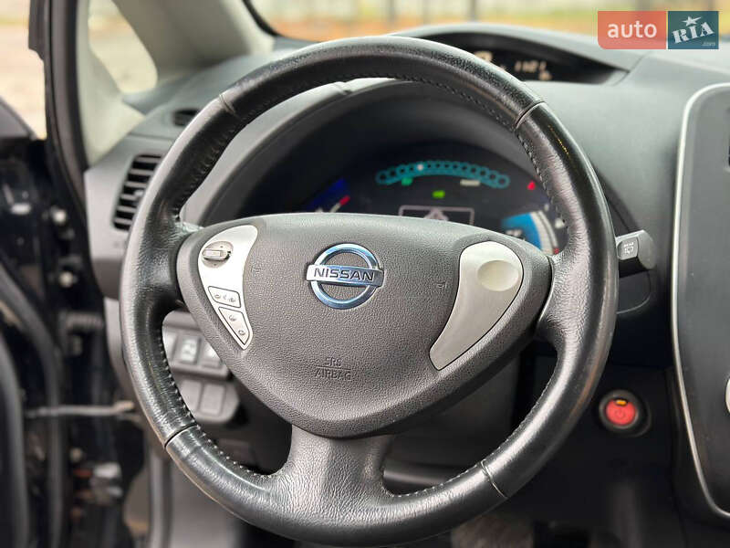 Хэтчбек Nissan Leaf 2014 в Днепре