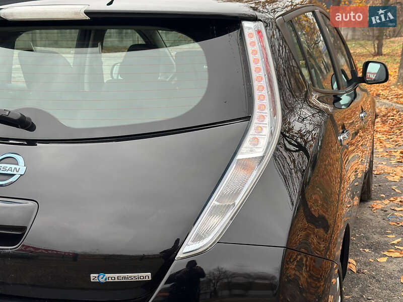 Хэтчбек Nissan Leaf 2014 в Днепре
