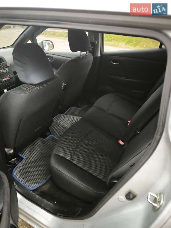 Хэтчбек Nissan Leaf 2013 в Львове