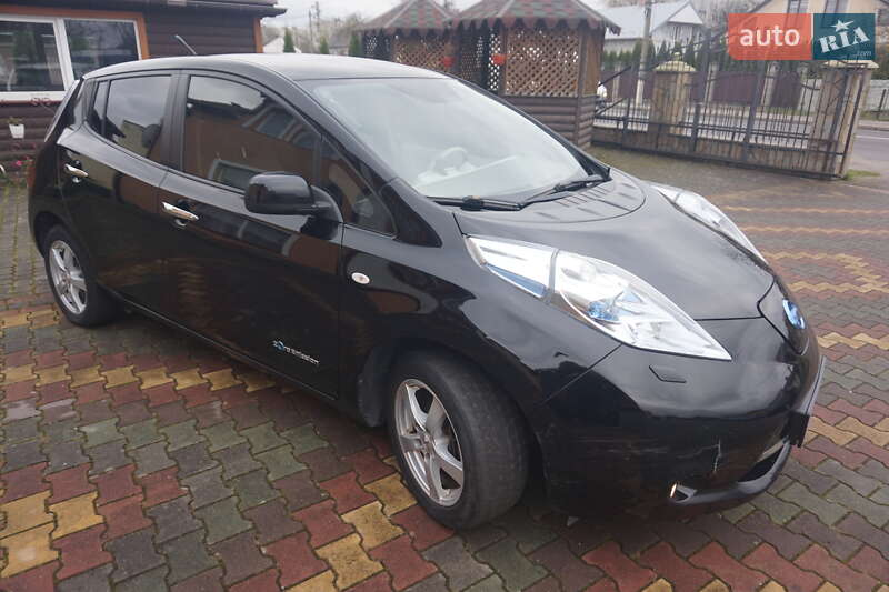 Хэтчбек Nissan Leaf 2012 в Самборе