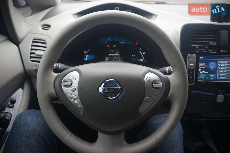 Хэтчбек Nissan Leaf 2012 в Самборе