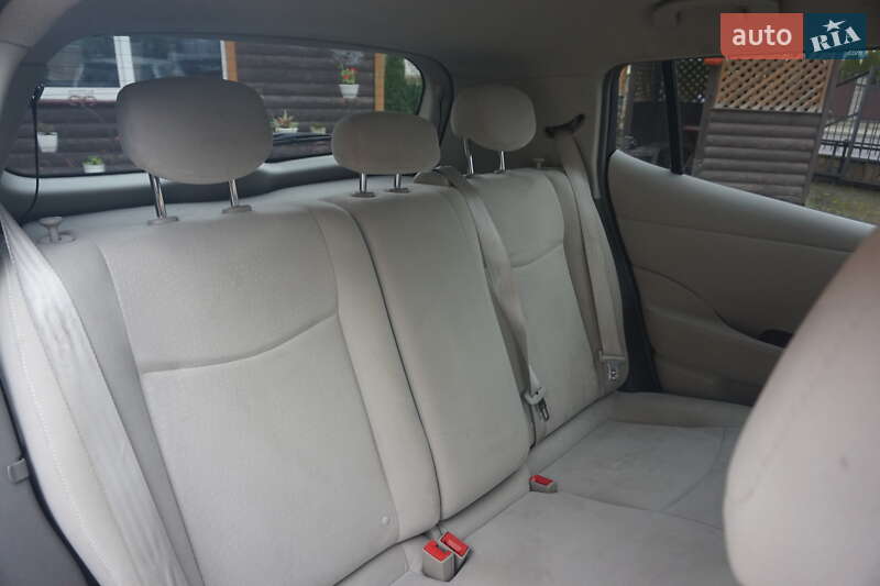 Хэтчбек Nissan Leaf 2012 в Самборе