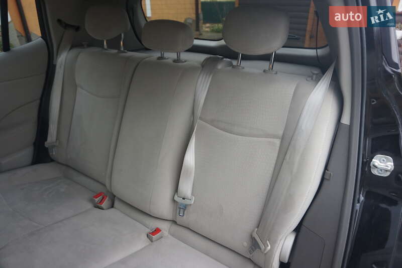 Хэтчбек Nissan Leaf 2012 в Самборе