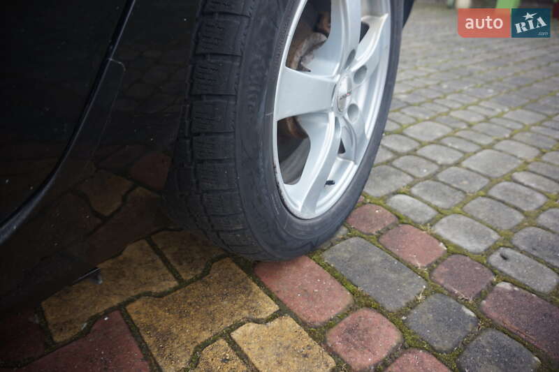 Хэтчбек Nissan Leaf 2012 в Самборе