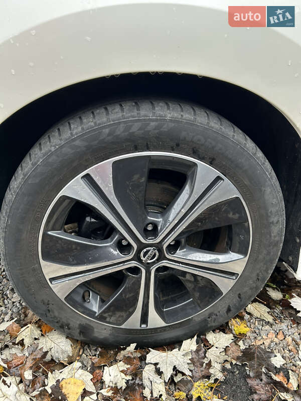 Хэтчбек Nissan Leaf 2018 в Одессе