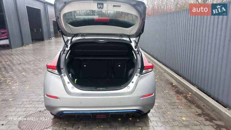 Хэтчбек Nissan Leaf 2022 в Полтаве