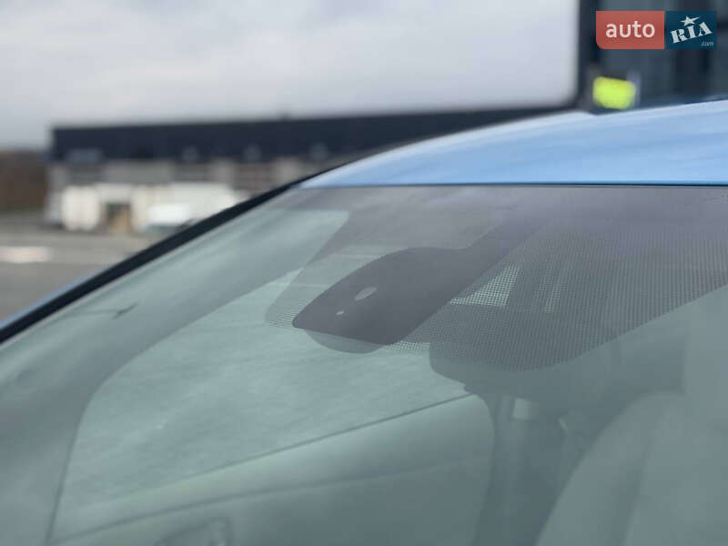 Хетчбек Nissan Leaf 2012 в Львові