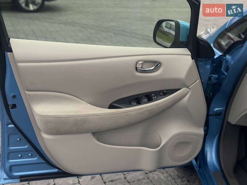 Хетчбек Nissan Leaf 2012 в Львові
