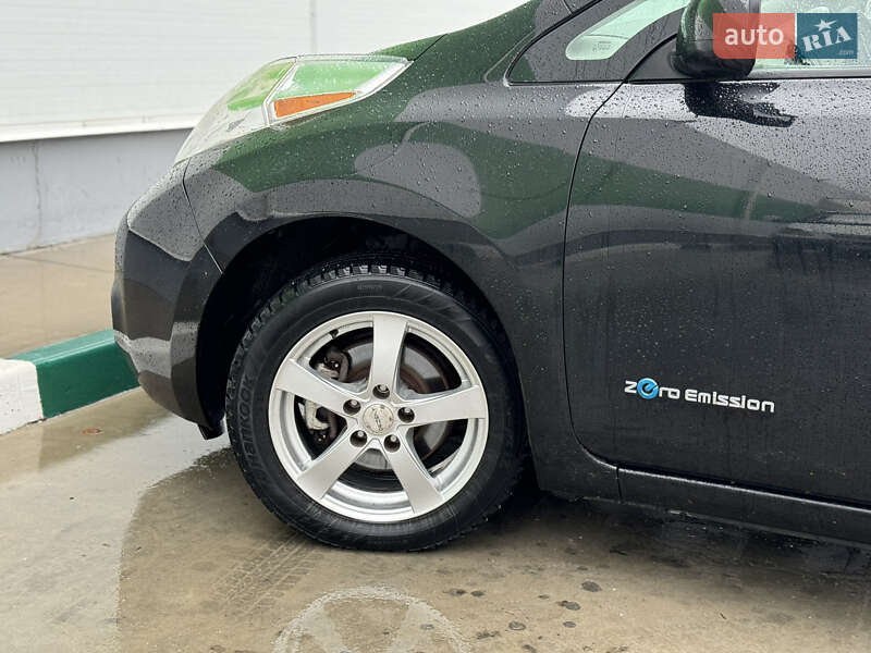 Хетчбек Nissan Leaf 2013 в Олександрії