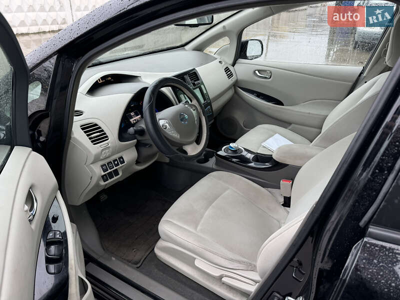 Хетчбек Nissan Leaf 2013 в Олександрії
