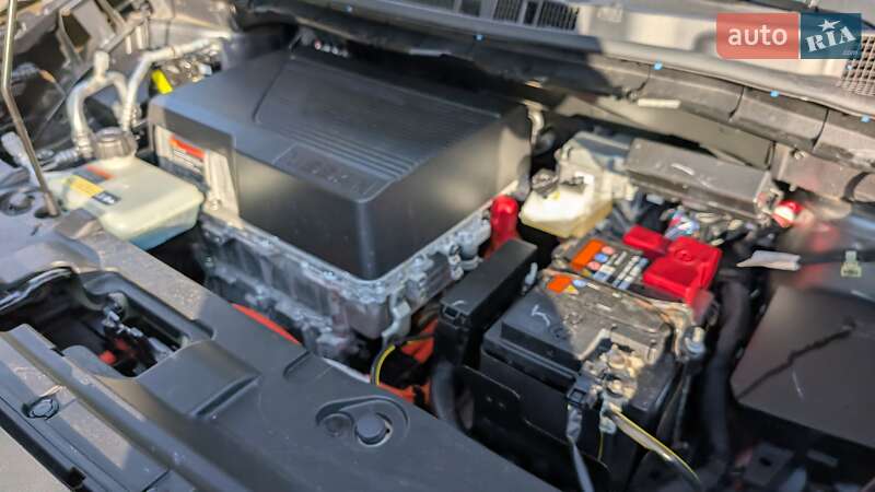 Хэтчбек Nissan Leaf 2021 в Киеве