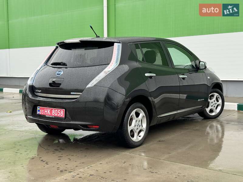 Хетчбек Nissan Leaf 2013 в Олександрії