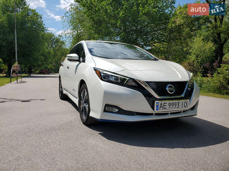 Хетчбек Nissan Leaf 2019 в Дніпрі