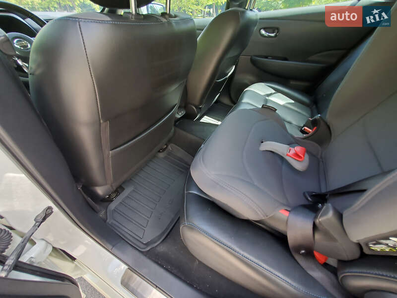 Хетчбек Nissan Leaf 2019 в Дніпрі