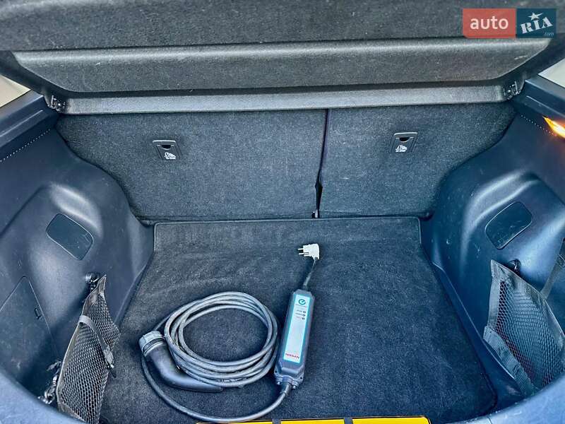 Хэтчбек Nissan Leaf 2018 в Трускавце