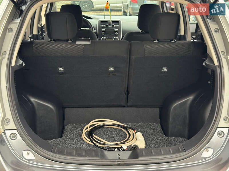 Хэтчбек Nissan Leaf 2015 в Ивано-Франковске фото 26 Хэтчбек Nissan Leaf 2015 в Ивано-Франковске