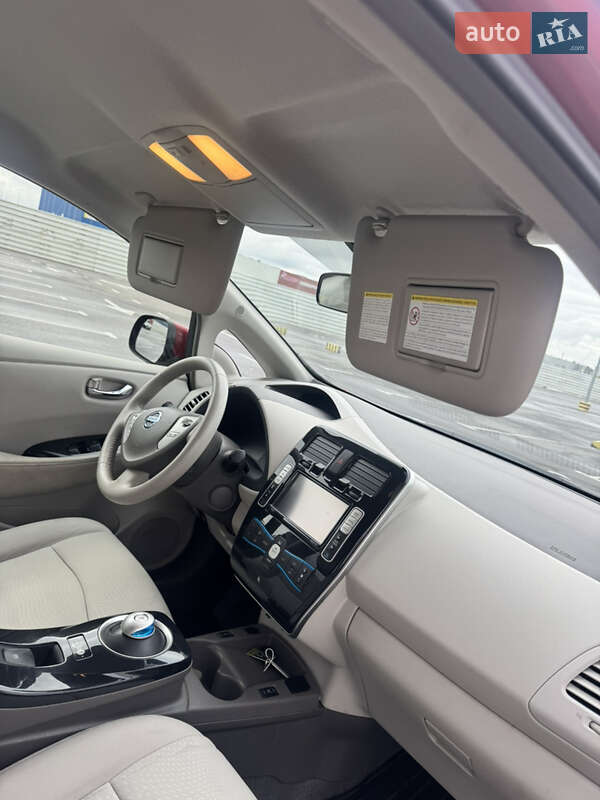 Хетчбек Nissan Leaf 2012 в Львові