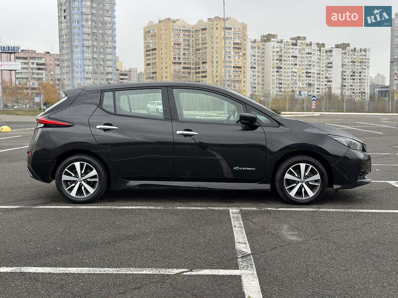 Хэтчбек Nissan Leaf 2018 в Киеве