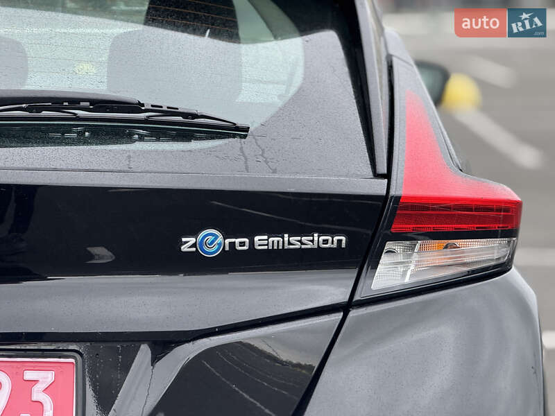 Хэтчбек Nissan Leaf 2018 в Киеве