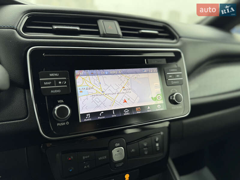 Хэтчбек Nissan Leaf 2018 в Киеве