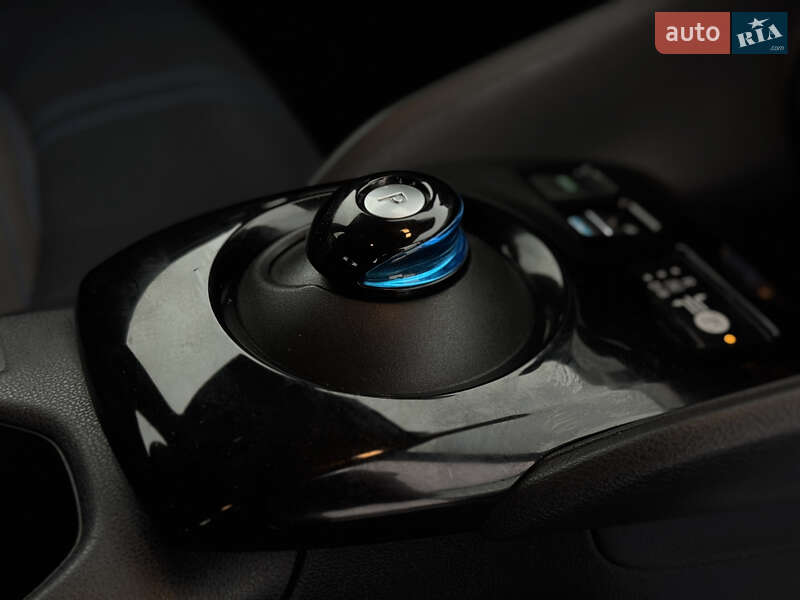 Хэтчбек Nissan Leaf 2018 в Киеве