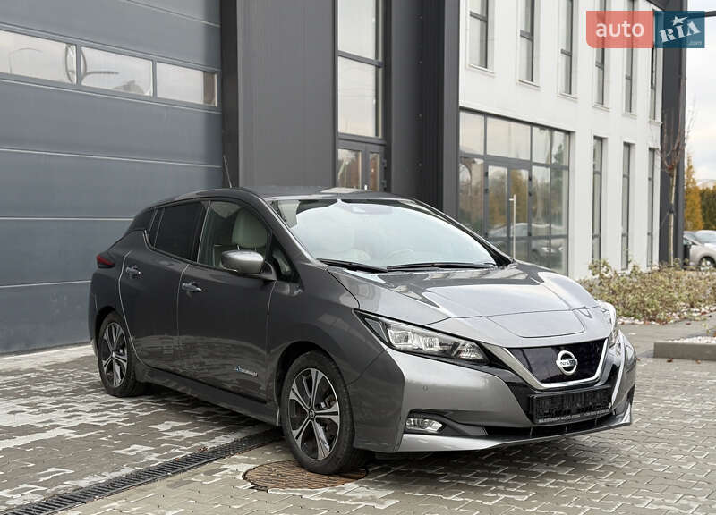 Хетчбек Nissan Leaf 2018 в Городку