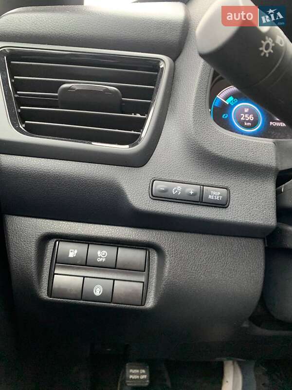 Хэтчбек Nissan Leaf 2024 в Ровно