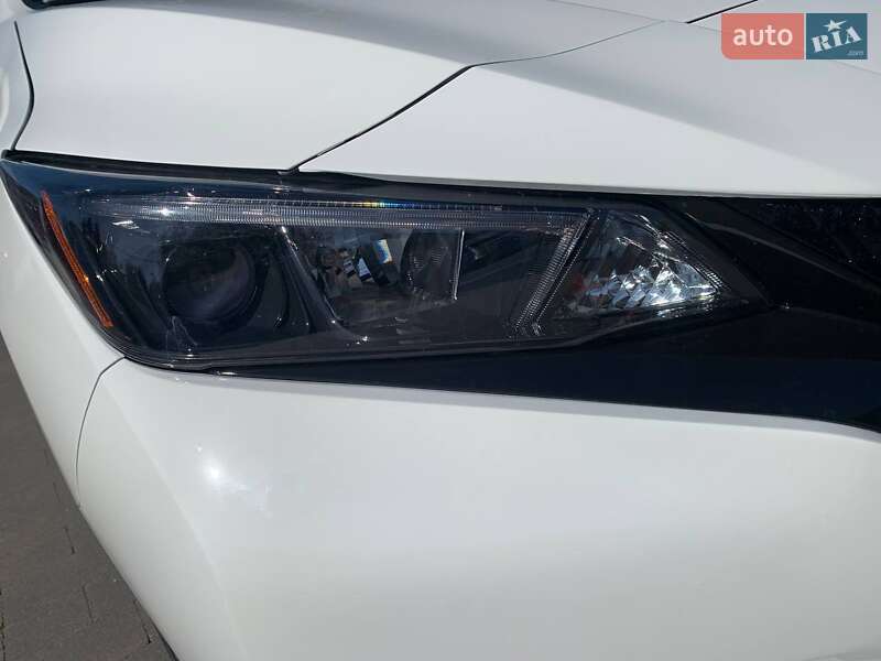 Хэтчбек Nissan Leaf 2024 в Ровно