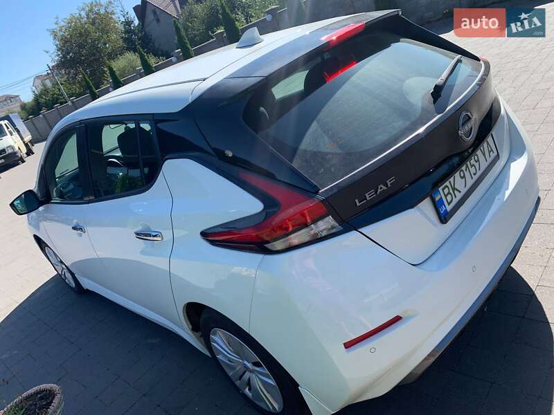 Хэтчбек Nissan Leaf 2024 в Ровно
