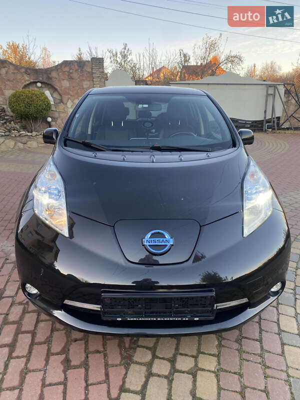 Хэтчбек Nissan Leaf 2015 в Хмельницком