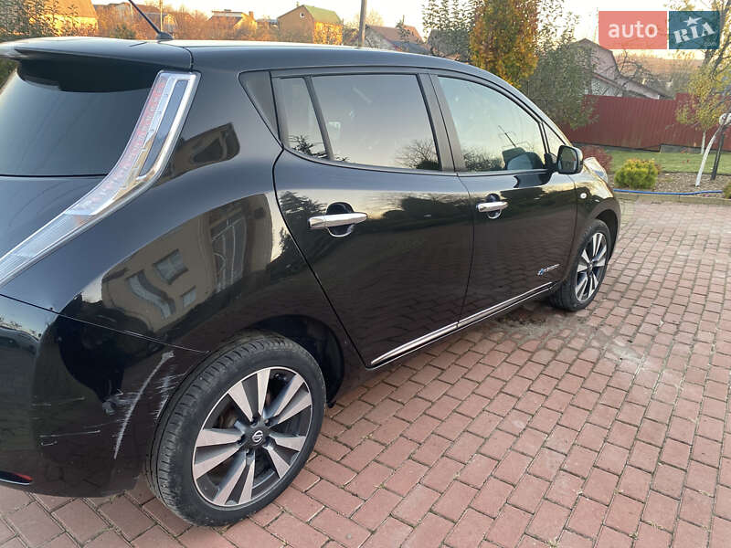 Хэтчбек Nissan Leaf 2015 в Хмельницком