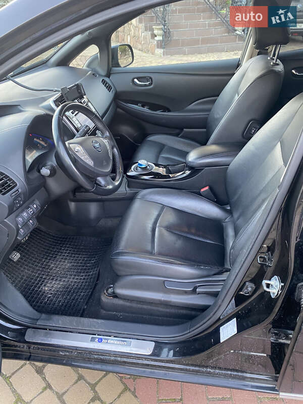 Хэтчбек Nissan Leaf 2015 в Хмельницком