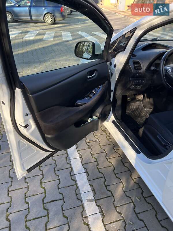 Хэтчбек Nissan Leaf 2013 в Луцке фото 14 Хэтчбек Nissan Leaf 2013 в Луцке