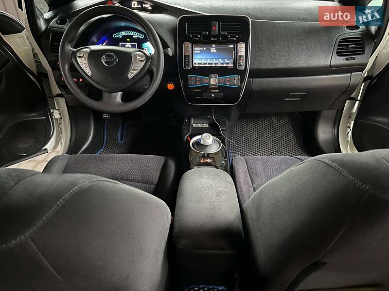 Хэтчбек Nissan Leaf 2016 в Киеве