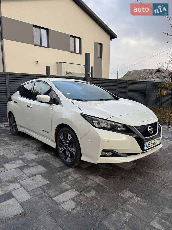 Хэтчбек Nissan Leaf 2019 в Днепре
