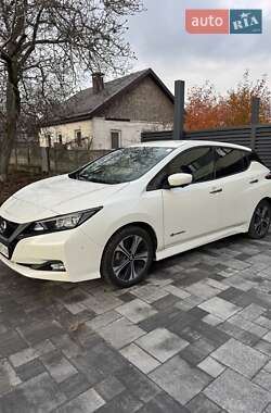 Хэтчбек Nissan Leaf 2019 в Днепре