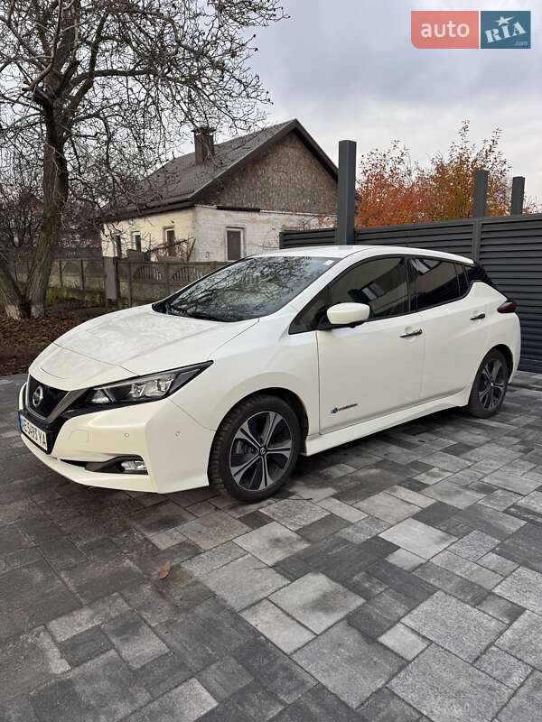 Хэтчбек Nissan Leaf 2019 в Днепре