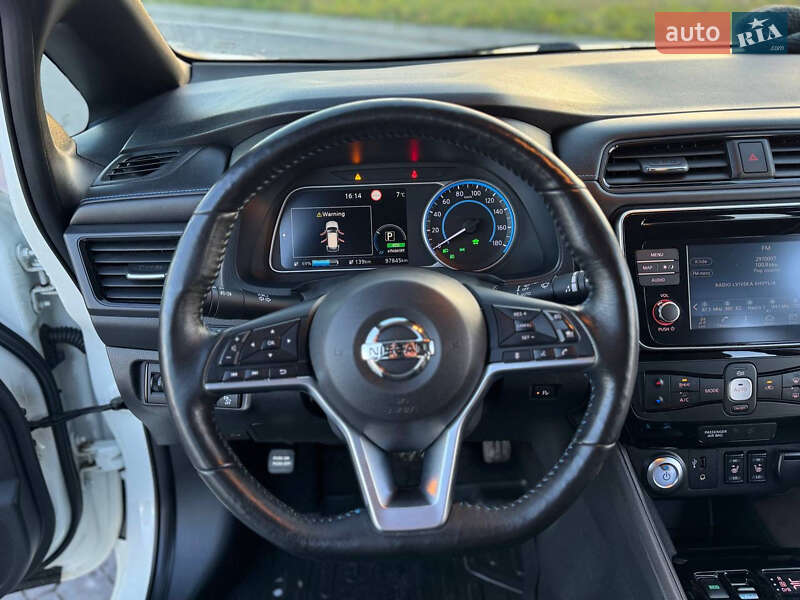 Хэтчбек Nissan Leaf 2018 в Львове