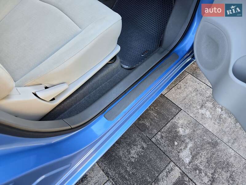 Хэтчбек Nissan Leaf 2011 в Ивано-Франковске фото 27 Хэтчбек Nissan Leaf 2011 в Ивано-Франковске