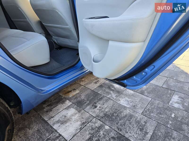 Хэтчбек Nissan Leaf 2011 в Ивано-Франковске фото 30 Хэтчбек Nissan Leaf 2011 в Ивано-Франковске
